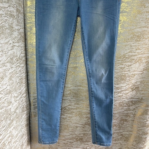 Ibiza ULTRA HIGH WAIST BETTER BOOTY" Light Wash Jeans Size 5 - Picture 6 of 16